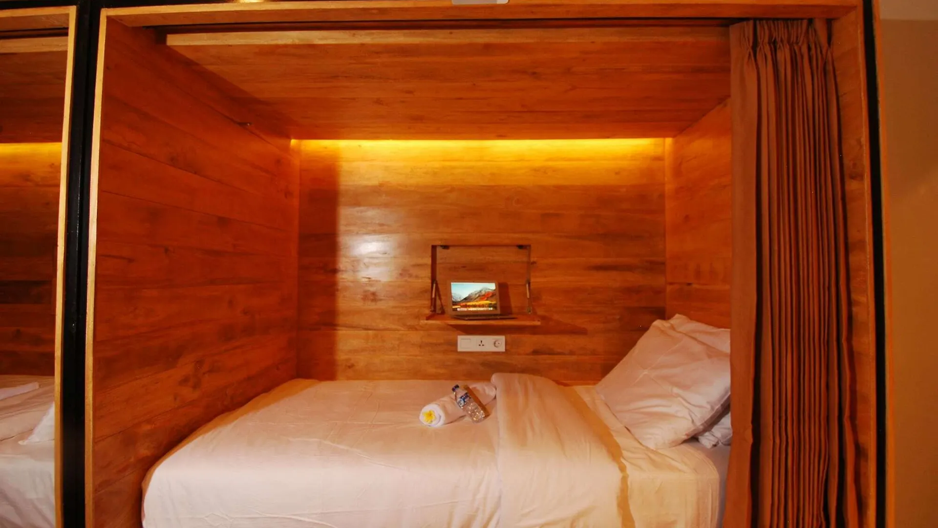 Hostel Dbeds Kuta Beach